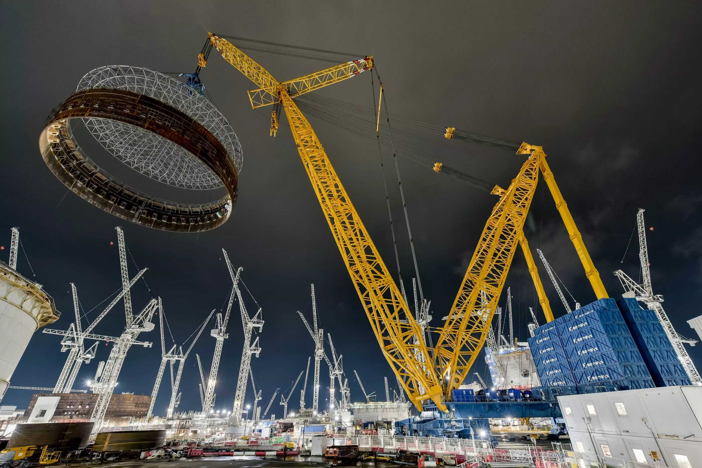 SARENS A Look At The Biggest Boldest Cranes On The Planet Sarens SGCs